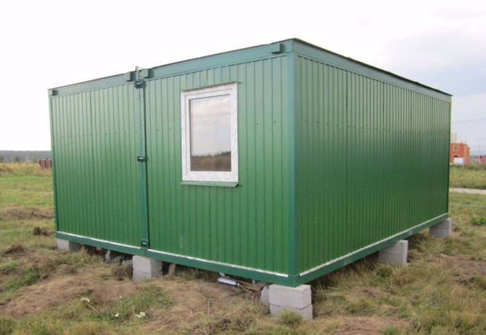 На что поставить бытовку: выбор надёжного фундамента